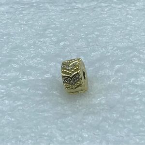 Pandora Shine ™ Stylish Wish Clip “ S925ALE Charm 767798CZ C14-1